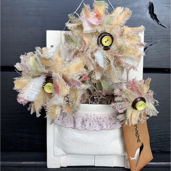 Hand Crafted Other - NWOT Hanging Flower Pocket
